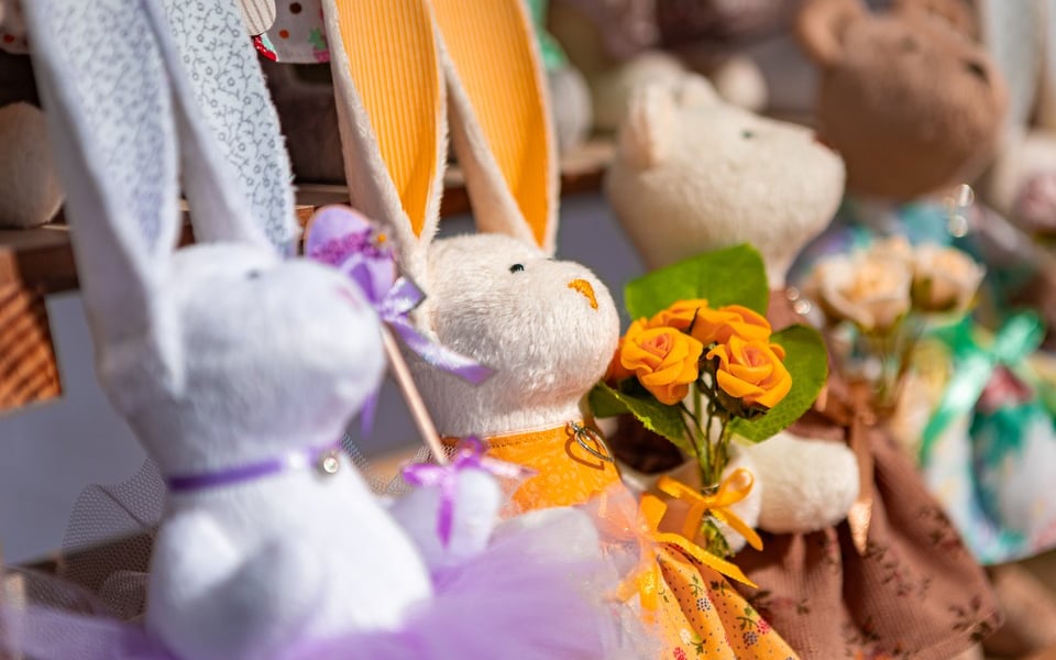 Ręki Dzieła Fest - Święto Rękodzieł na skwerze przy zbiegu ul. Szewskiej i Wita Stwosza.