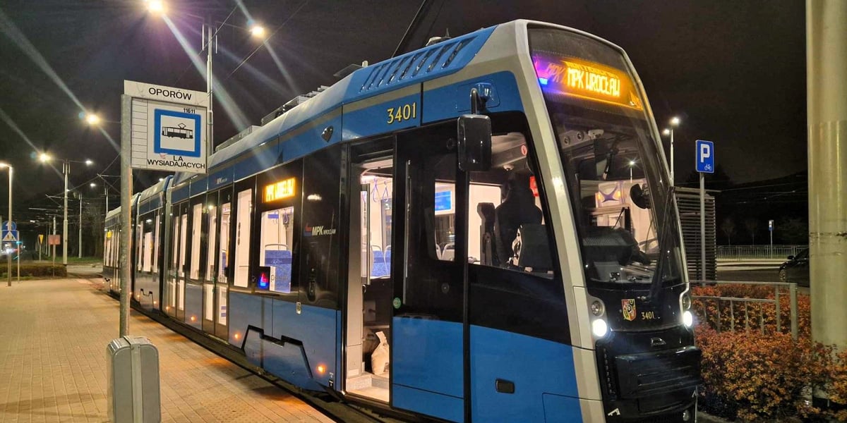 Nocami na wrocławskie tory wyjeżdża nowa Pesa Twist 146N. Przechodzi testy, aby uzyskać homologację. 