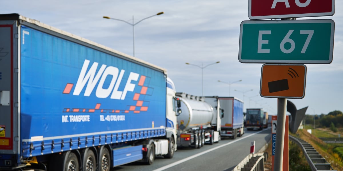 Korek samochodowy na trasie A8. Zdjęcie ilustracyjne