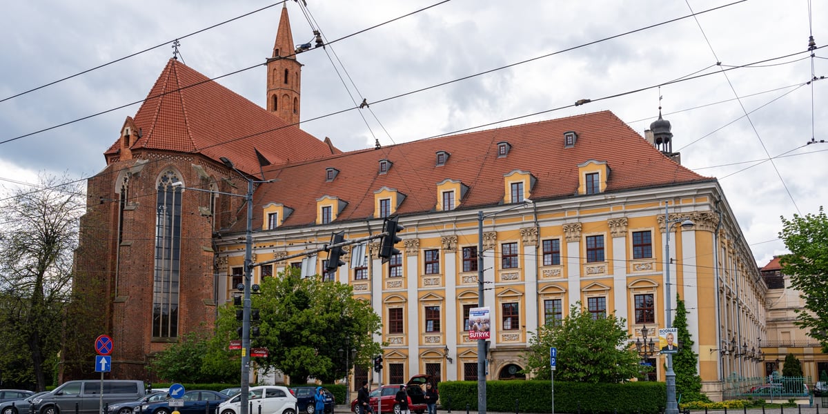 Budynek Wydziału Filologii przy placu Nankiera 15 