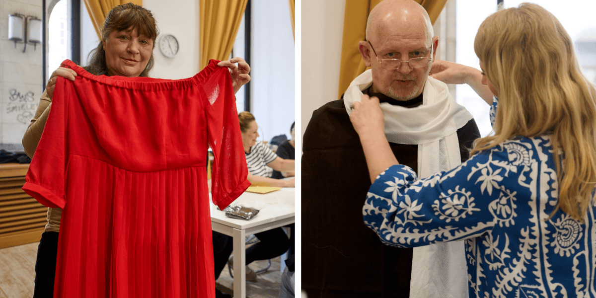 Irena Gałka prezentuje czerwoną suknię tancerki (zdjęcie lewe), Mirosława Lalko przymierza szal tancerza, pomaga mu Agnieszka Piskorska  