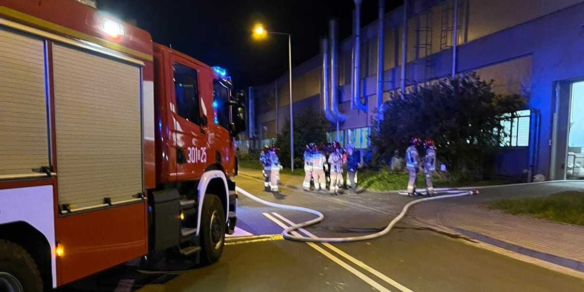Pożar w hali produkcyjnej przy ul. Fabrycznej
