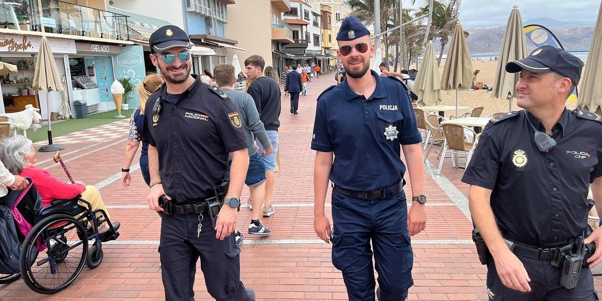 Polscy i hiszpańscy policjanci