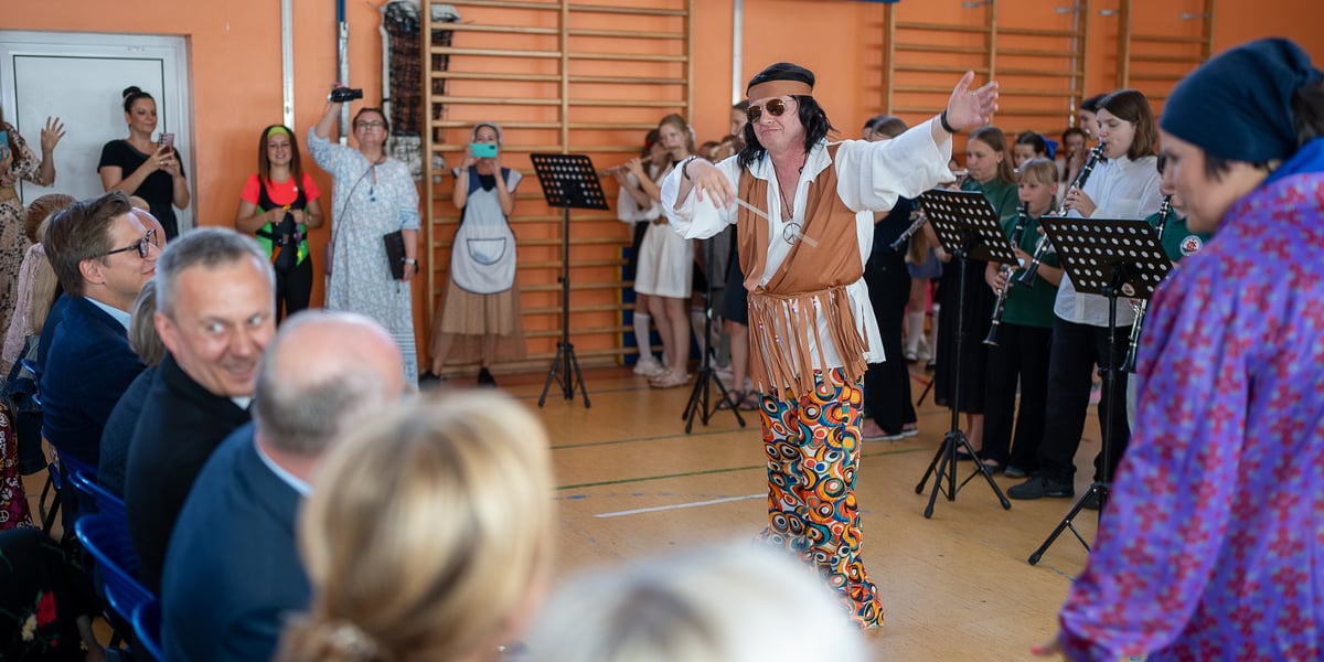 Występ artystyczny podczas uroczystości
