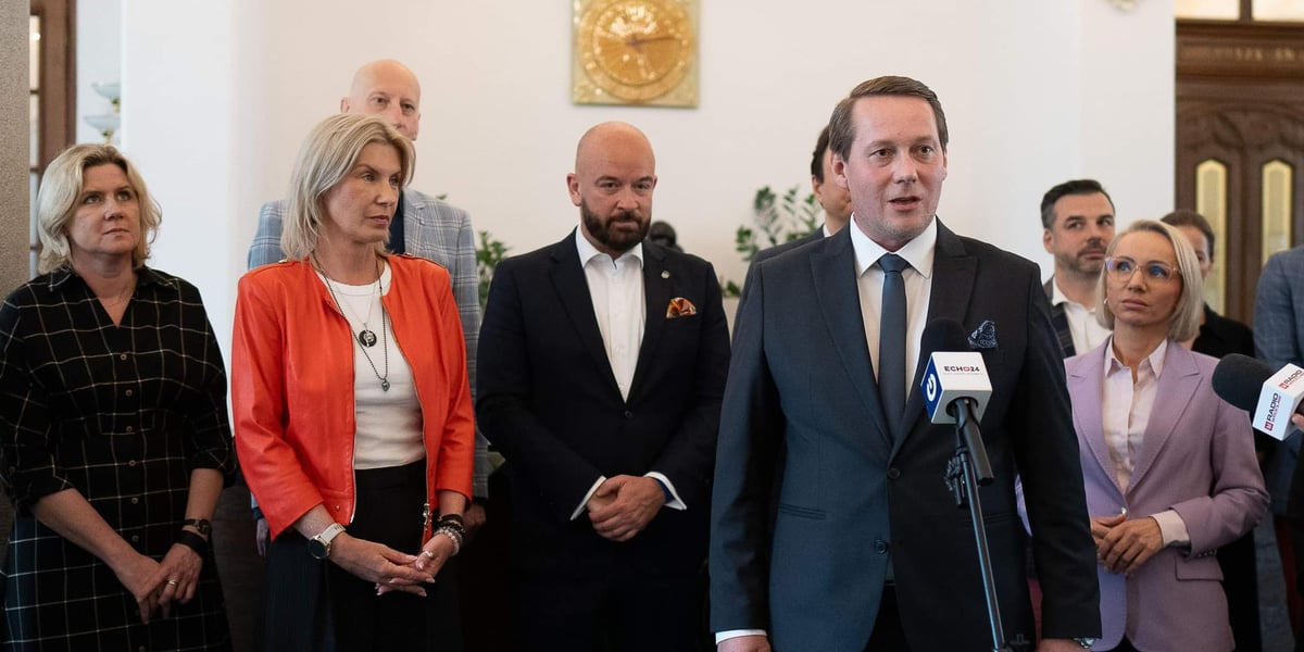 Michał Młyńczak, nowy wiceprezydent Wrocławia. Na zdjęciu widać mężczyznę w garniturze