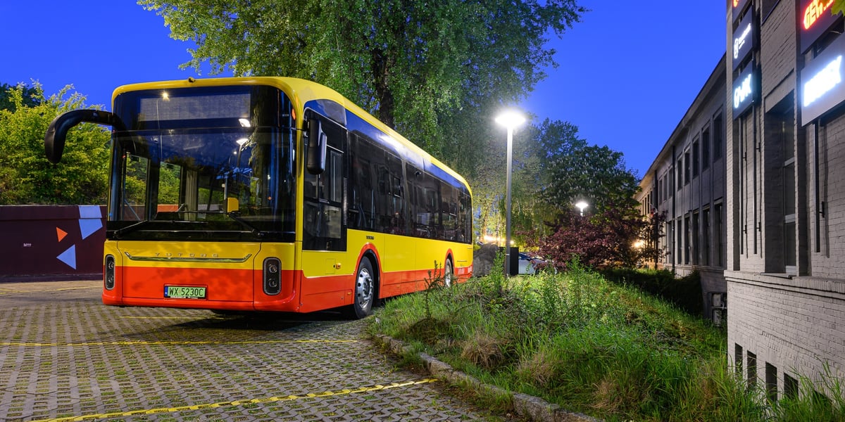 Autobus Yutong u12
