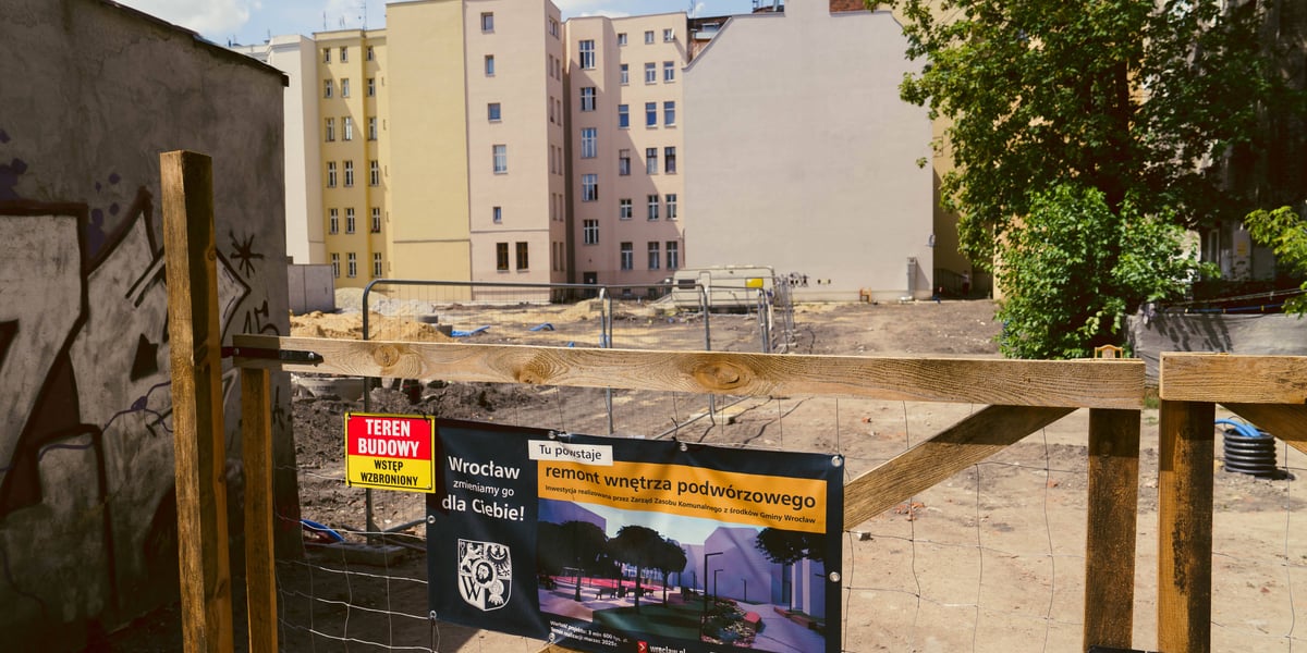 Remontowane podwórko na Przedmieściu Oławskim 