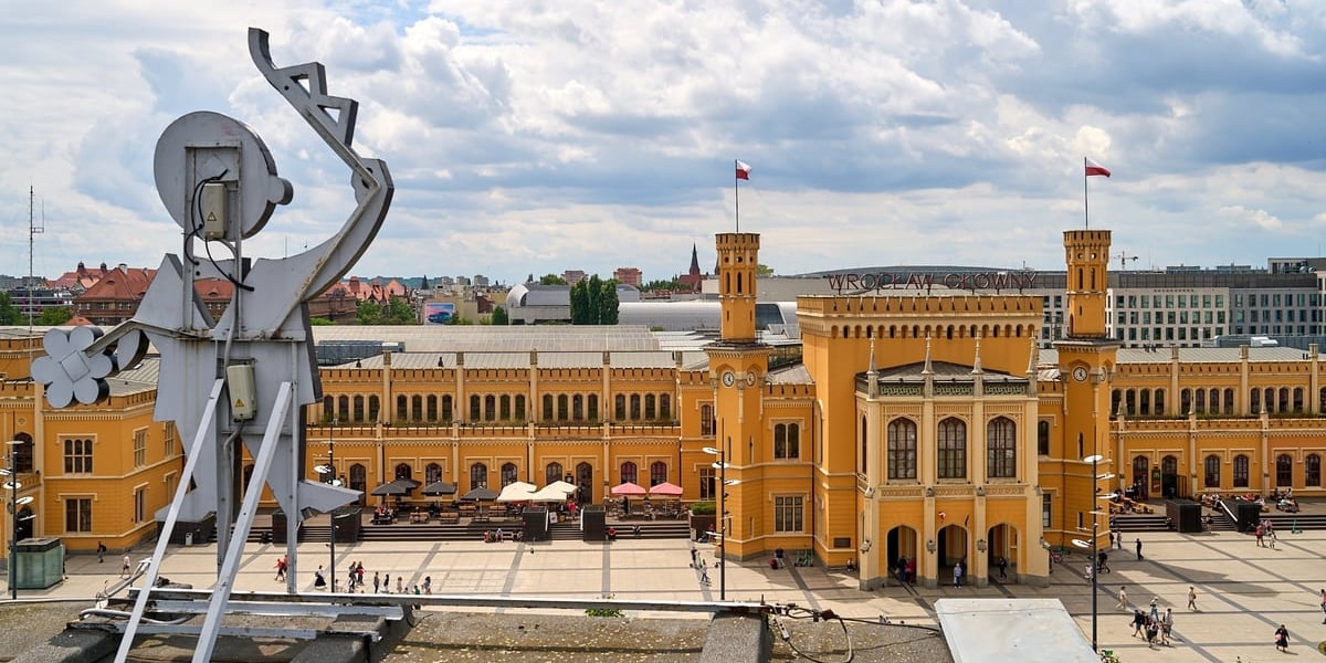 Widok z góry na Dworzec Główny PKP  