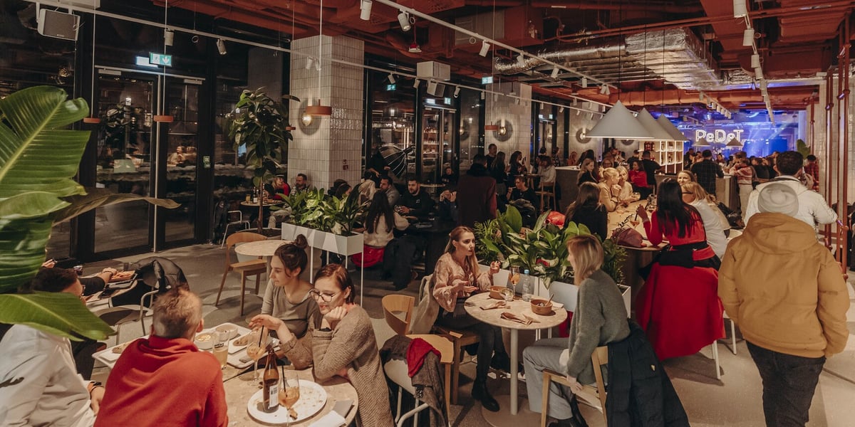  Strefa gastronomiczno-kulturalna PEDET  we wrocławskiej  Renomie