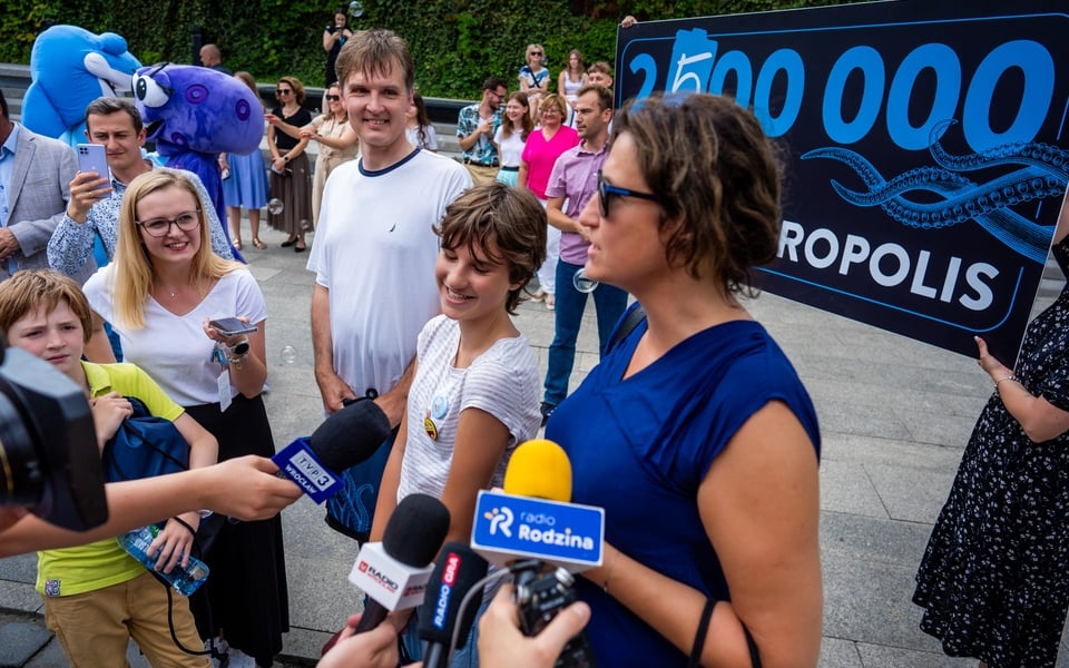 Hydropolis – jedyne w Europie centrum wiedzy o wodzie – odwiedził dziś (16 lipca) 2,5-milionowy gość! A właściwie czworo gości.