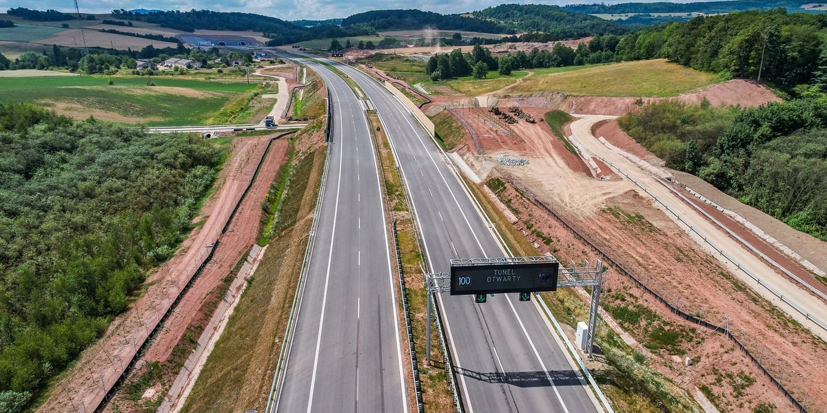 Nowy odcinek S3 na Dolnym Śląsku, zdjęcie z początku lipca