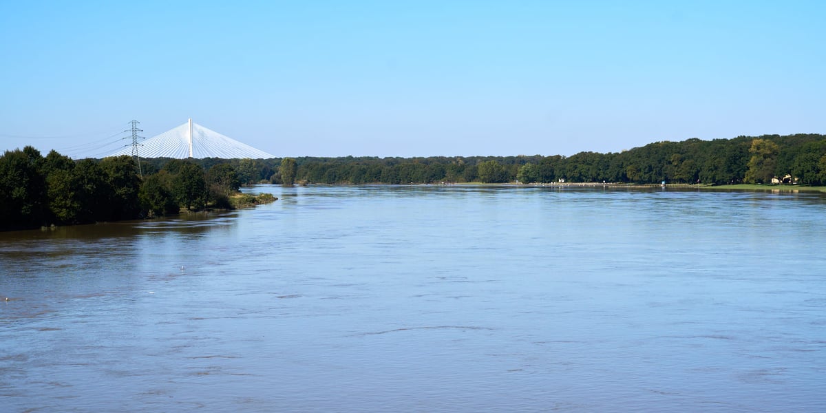 Odra, widok z mostu Milenijnego, zdjęcie archiwalne z 22.09.2024.