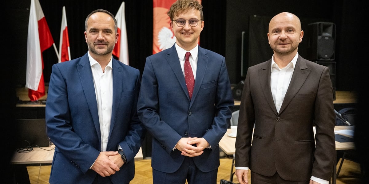 Inicjatorami przestąpienia Żórawiny do Stowarzyszenia Aglomeracja Wrocławska byli (od prawej): Maciej Koba, wójt Gminy Żórawina, Tomasz Wiśliński, prezes Stowarzyszenia Aglomeracja Wrocławska, Andrzej Szawan, sekretarz Gminy Żórawina