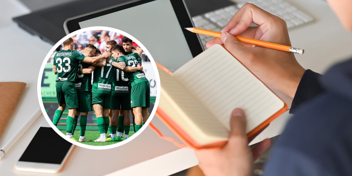 Na zdjęciu w owalu piłkarze Śląska Wrocław, w tle mężczyzna przed tabletem z notesem i ołówkiem w dłoni