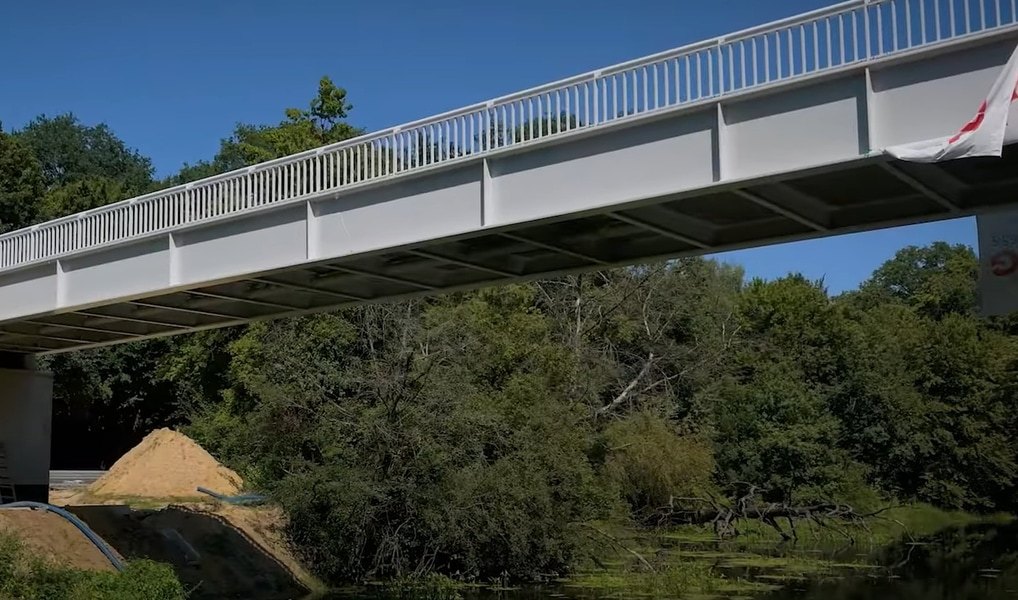 Kładka nad Widawą w sierpniu 2025