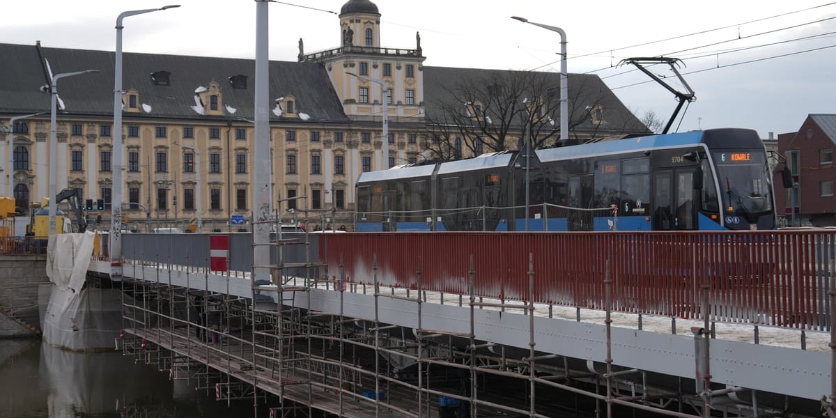 Remont mostów Uniwersyteckich we Wrocławiu (14 stycznia 2025)