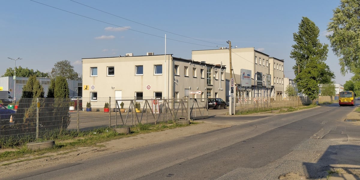 Przebudowa ul. Jerzmanowskiej od al. 11 Listopada do ul. Żernickiej (projekt)