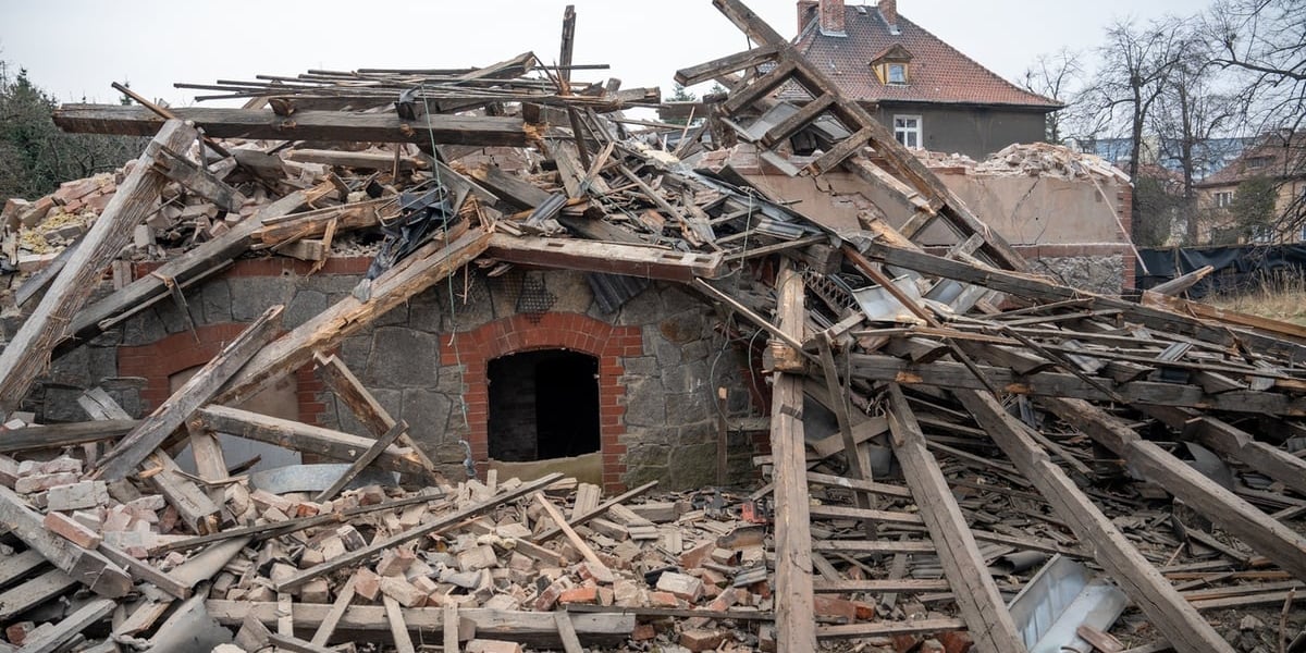 Zburzona zabytkowa willa przy Kasprowicza 23, zdjęcie archiwalne z 2024 roku