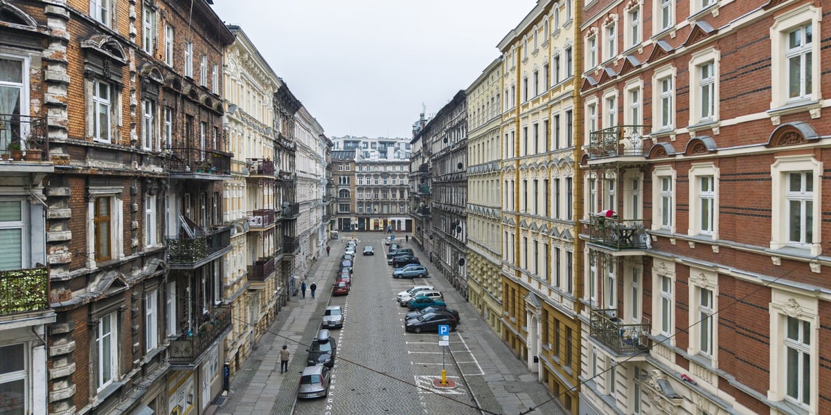 Widok ogólny na ulicę Mierniczą we Wrocławiu