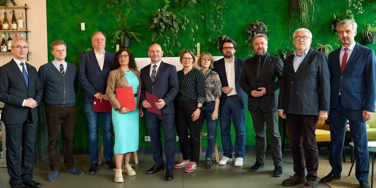Kobiety i mężczyźni. Uczestnicy konferencji o Roku Pojednania 2025