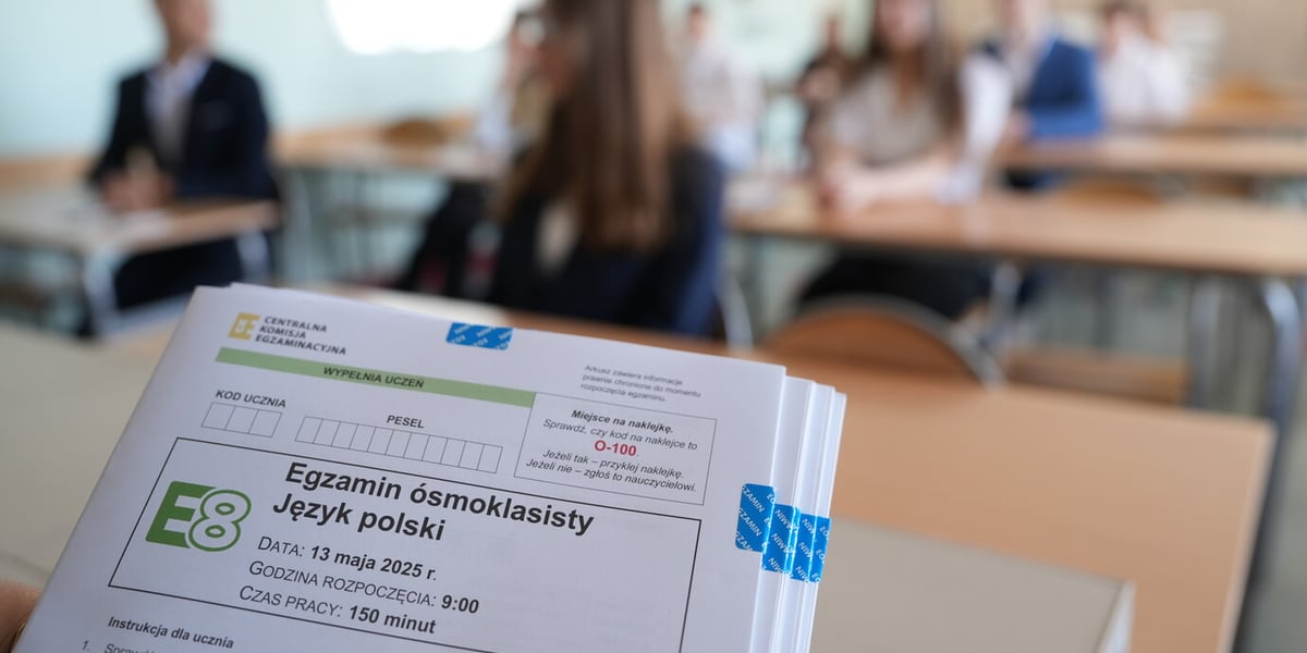 Uczniowie SP nr 30 przed egzaminem z j. polskiego i arkusz egzaminacyjny