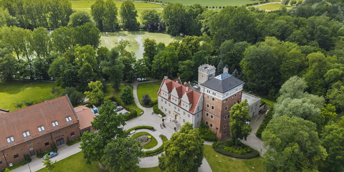 Zamek Topacz, widok z drona