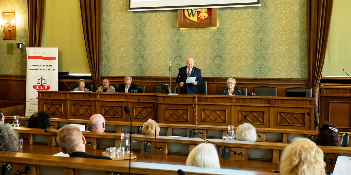 Obchody Regionalne Dnia Ławnika we Wrocławiu. Na zdjęciu spotkanie w sal sesyjnej w Ratuszu we Wrocławiu
