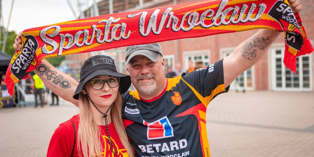 Kibice przed meczem Sparty Wrocław z Włókniarzem Częstochowa