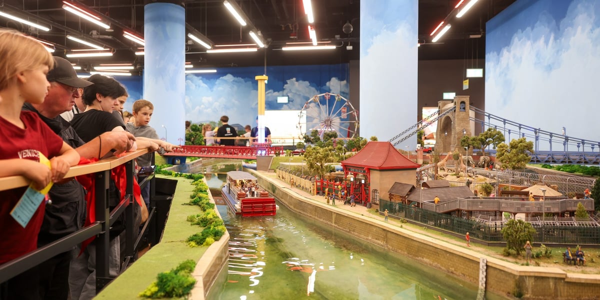 Otwarcie nowej makiety w Kolejkowie: wroclawskie zoo w miniaturze