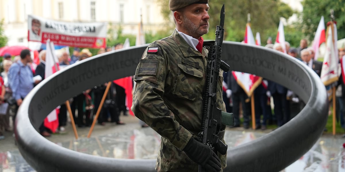 Uroczystości przy pomniku Rotmistrza Witolda Pileckiego w 81. rocznicę wybuchu Powstania Warszawskiego