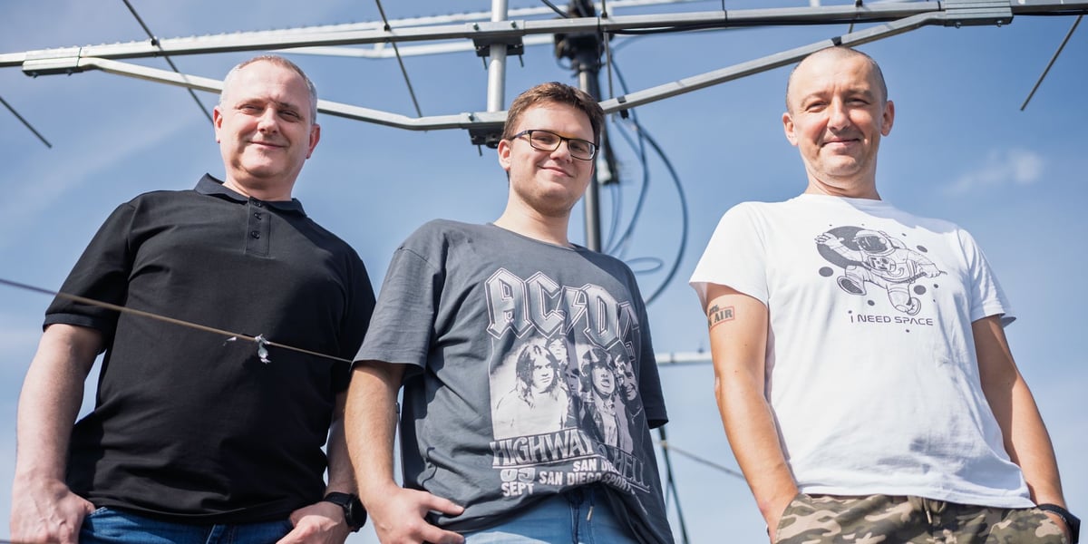 Krótkofalowcy z Wrocławia. Od lewej: Włodzimierz Tarnowski, Igor Krzywicki i Maciej Zwierzchowski