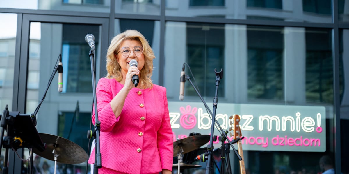 Agnieszka Aleksandrowicz-Zdral, prezes Fundacji ZOBACZ MNIE podczas otwarcia Centrum Terapii i Wsparcia ZOBACZ MNIE w Rodzinie.