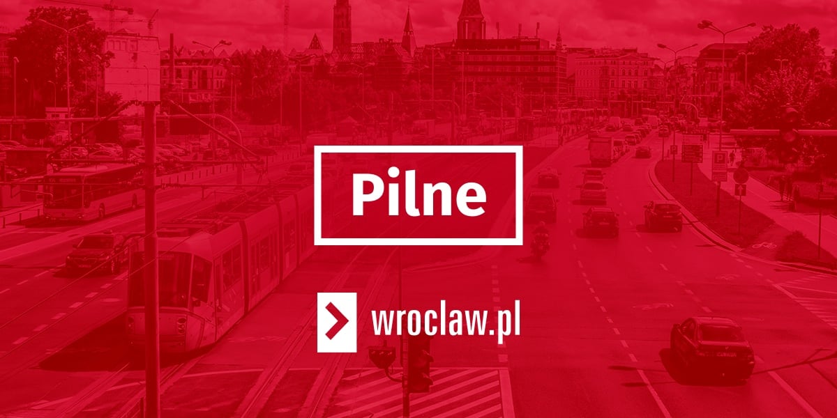 Czerwona plansza z napisem PILNE