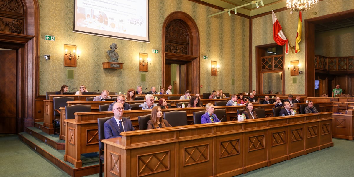 XXIII sesja Rady Miejskiej Wrocławia. Na zdjęciu radni podczas obrad
