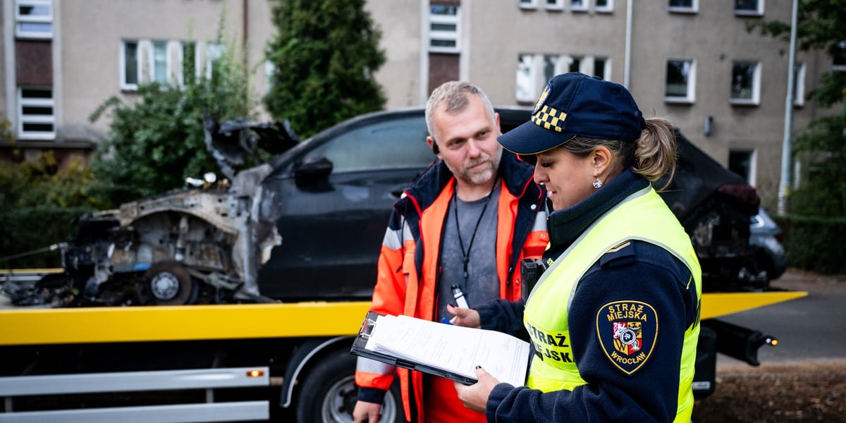 Miasto wzięło się za wraki. Usuwane są samochody zniszczone, zaniedbane, bez właścicieli 