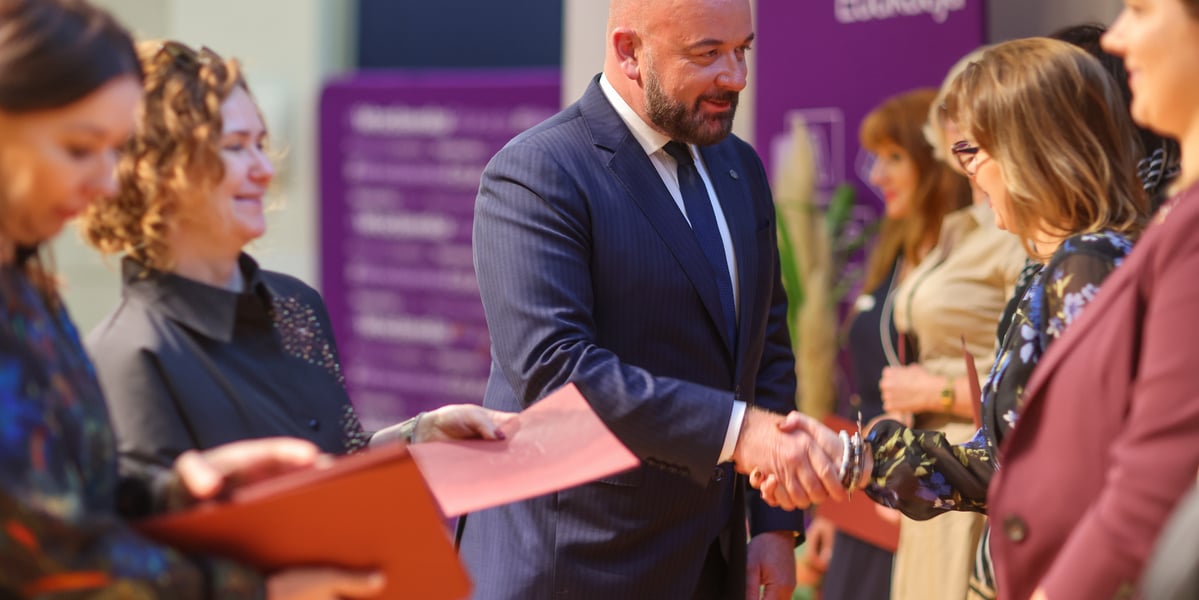Dzień Edukacji Narodowej. Wręczenie Nagród Prezydenta Wrocławia nauczycielom wrocławskich szkół i przedszkoli