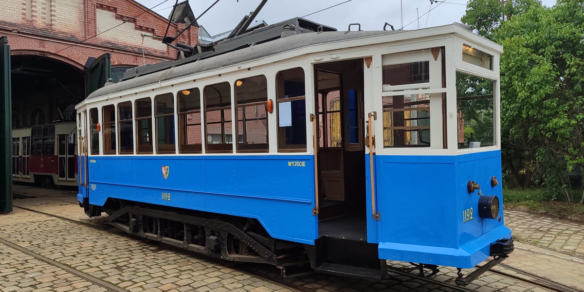 Restauracja poszycia dachu wagonu Linke-Hofmann Standard z 1929 roku