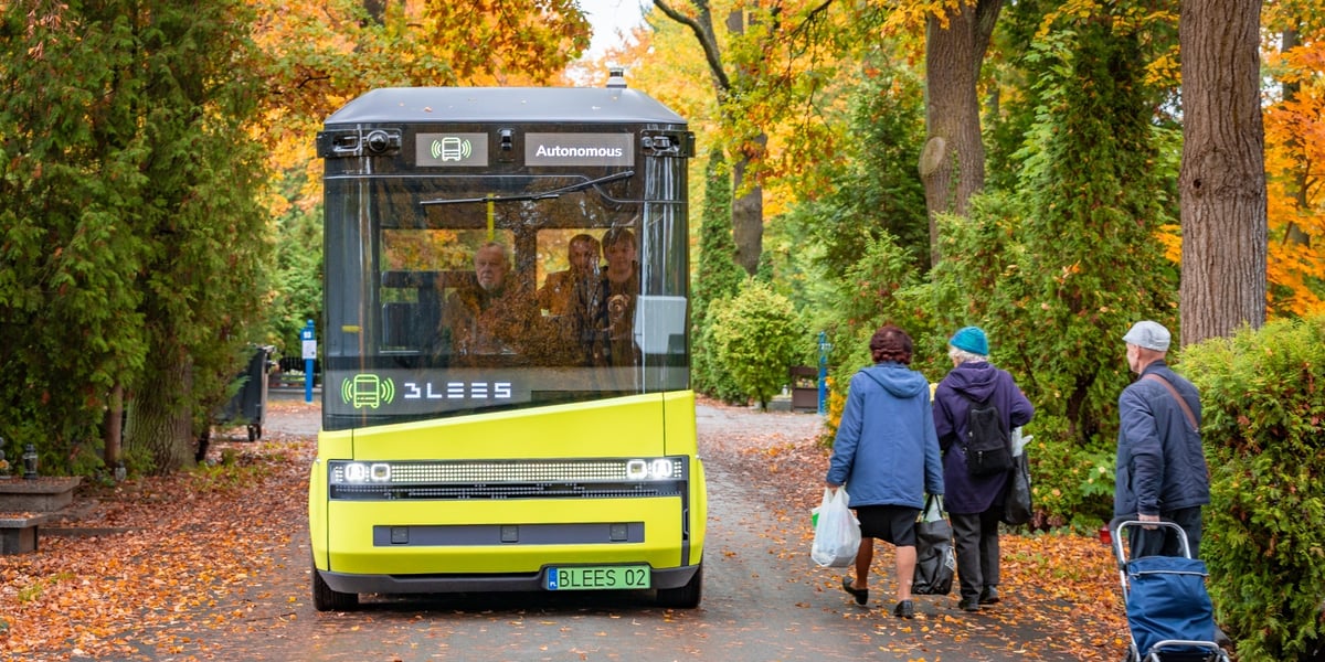 Autonomiczny bus BB-1 od 15 października wozi pasażerów po cmentarzu Osobowickim