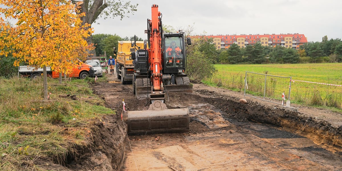 Przebudowa ulicy Trawowej na Muchoborze Wielkim, która prowadzi do nowej kładki nad Ślęzą 