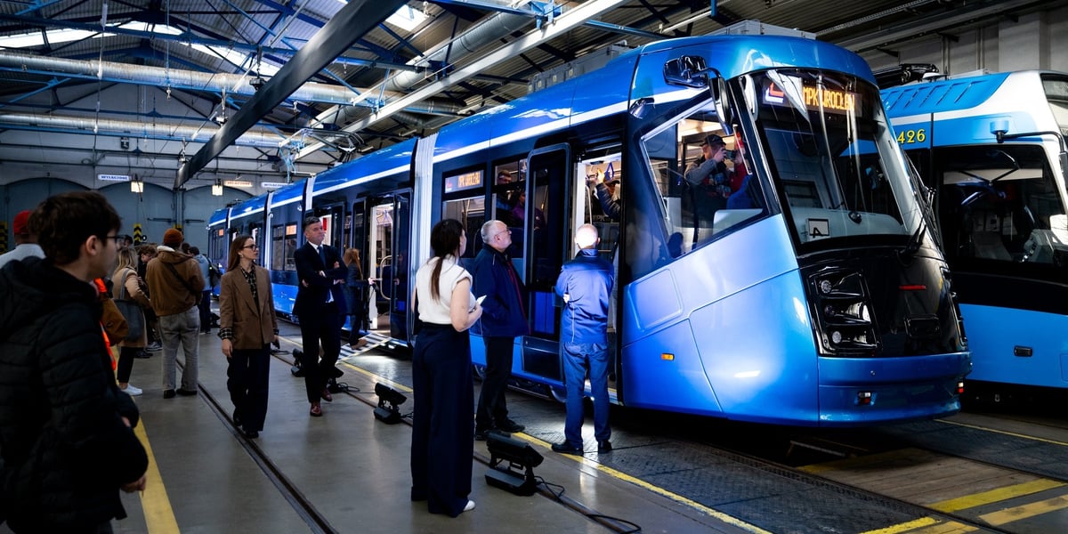 Prezentacja pierwszej zmodernizowanej Skody 19T na zajezdni Borek