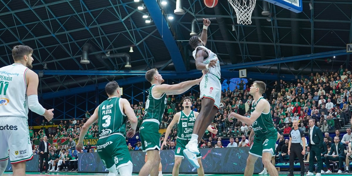 Śląsk vs. Legia w Hali Orbita, 15.11.2025. Akcja pod koszem