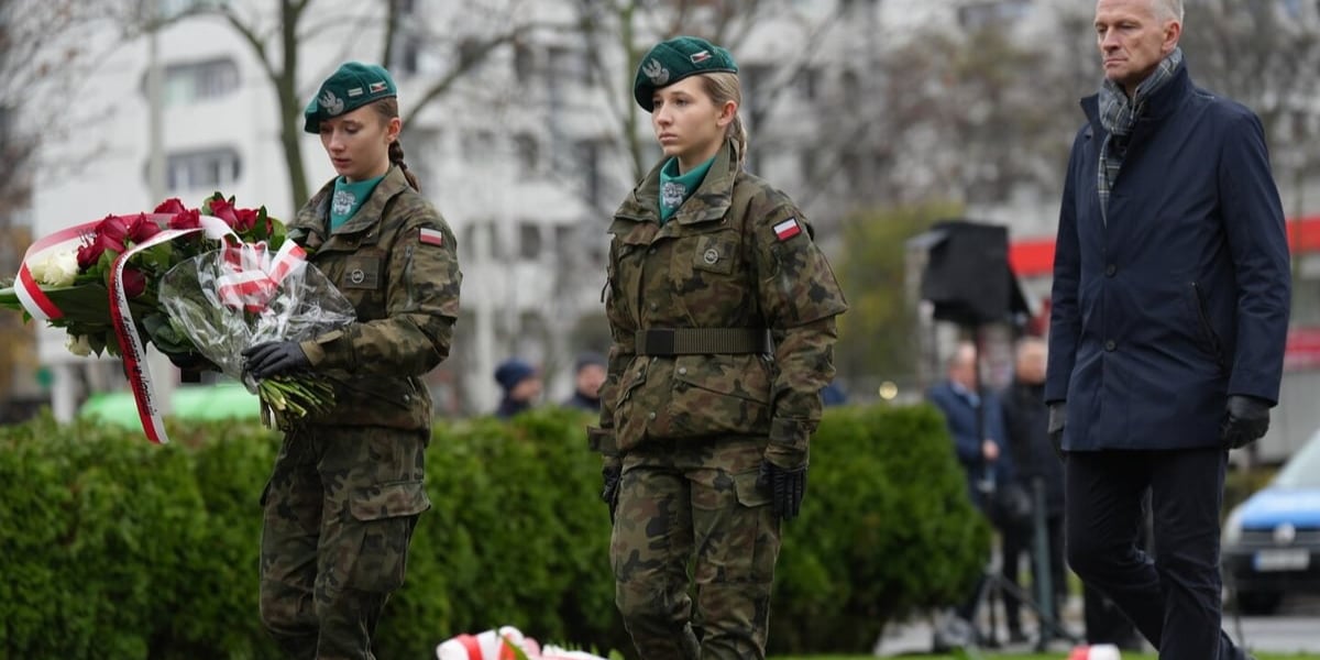 Uroczystość złożenia kwiatów pod Pomnikiem Martyrologii Profesorów Lwowskich w sobotę 15 listopada