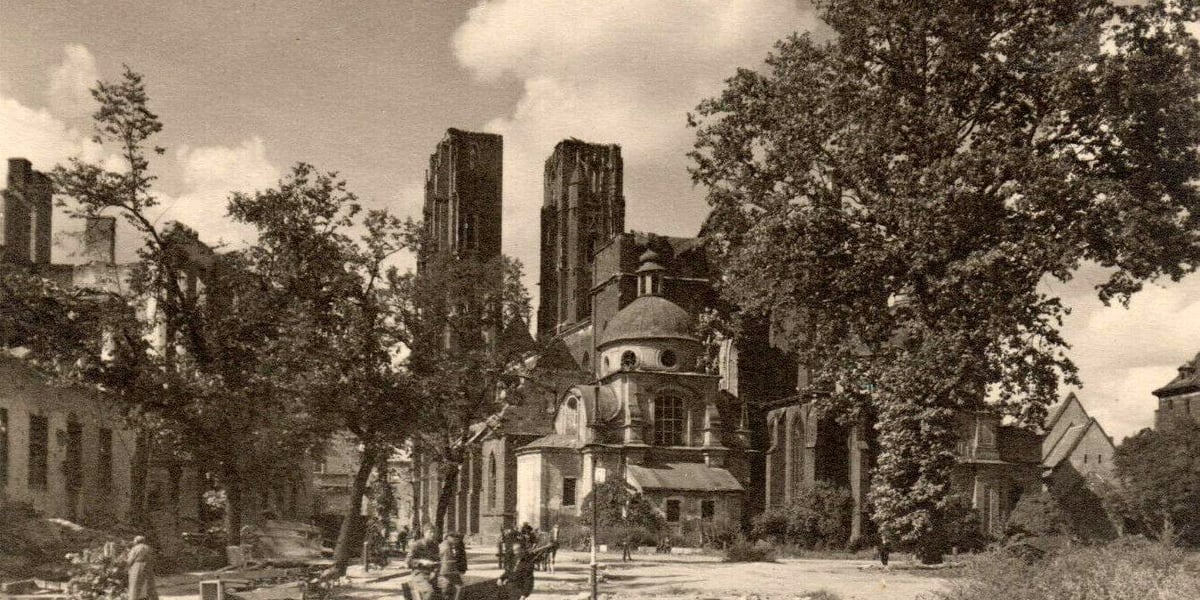 Zniszczona archikatedra pw. św. Jana Chrzciciela we Wrocławiu