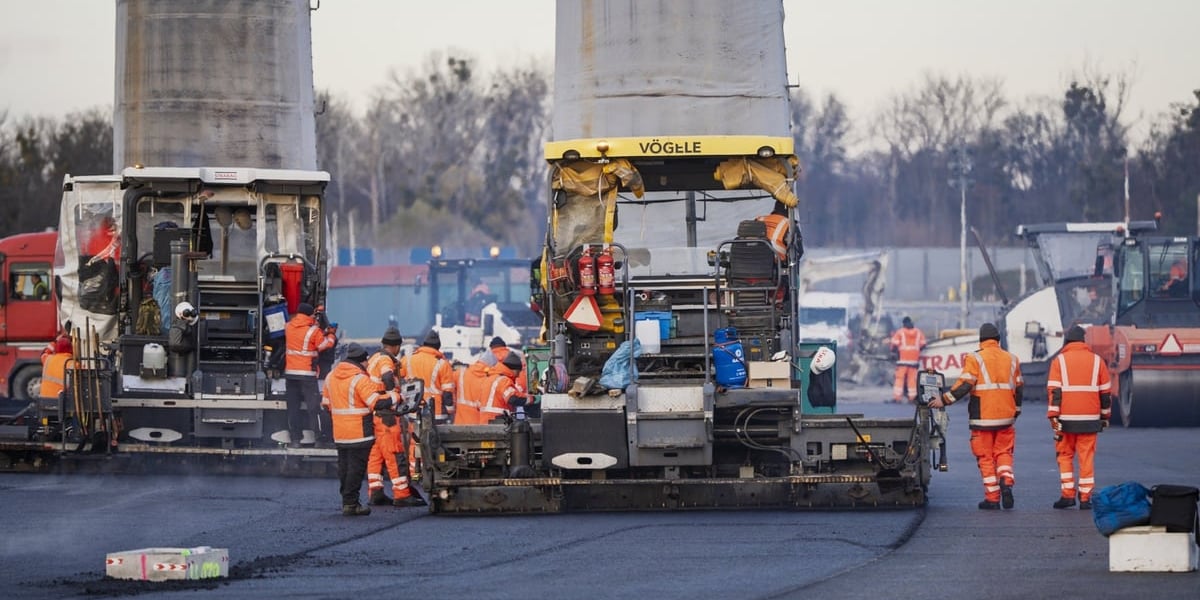 Wrocławskie lotnisko do obecnie gigantyczny plac budowy 