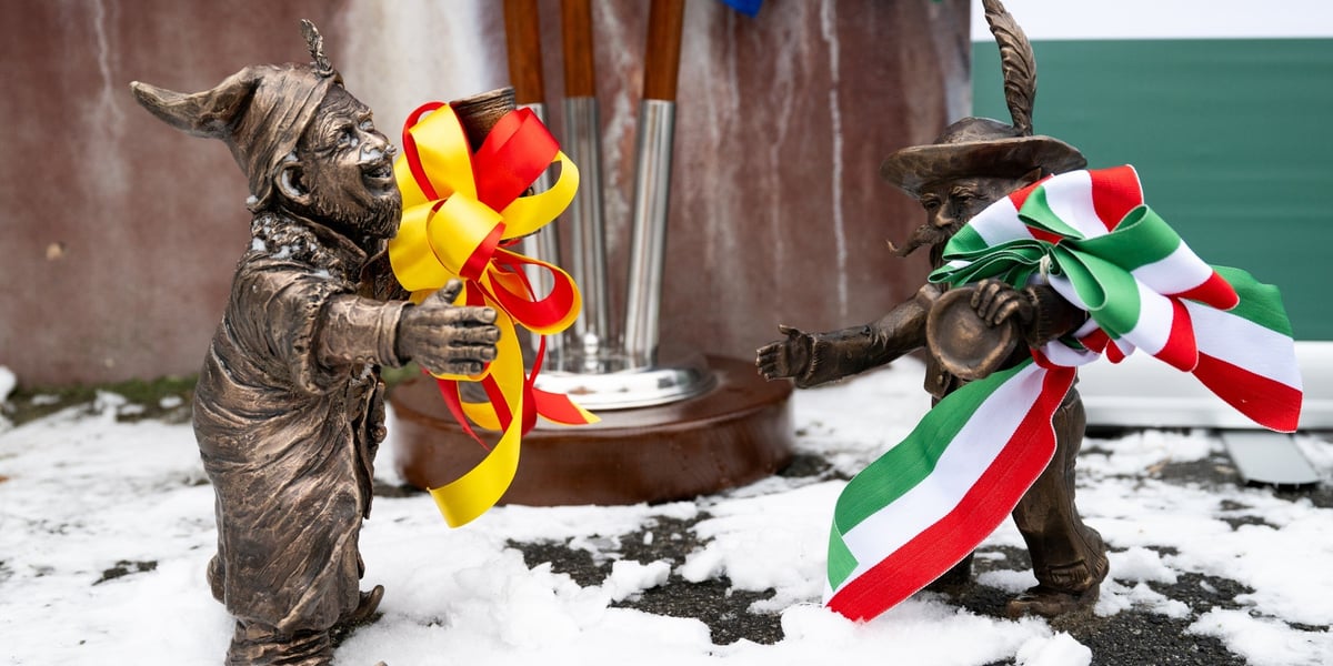 Dwa nowe krasnale na Bulwarze Słonecznym we Wrocławiu (okolice ul. Drobnera)