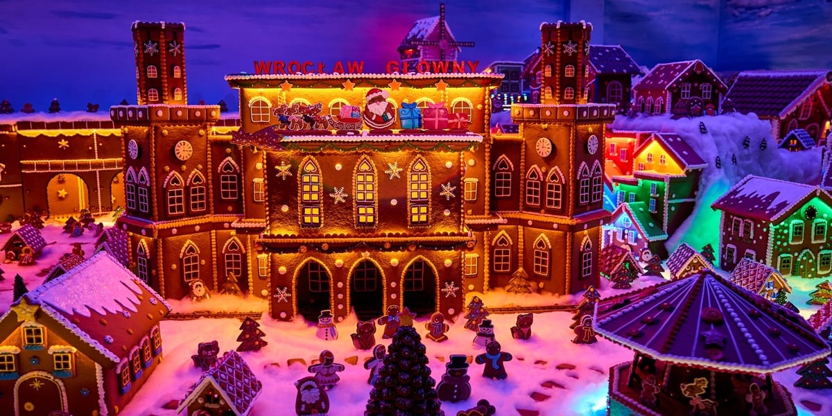 Na zdjęciu zrobiona z piernika makieta dworca głównego we Wrocławiu