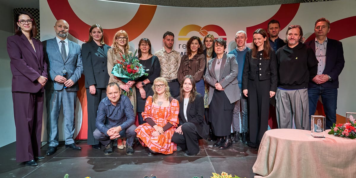 Laureaci 4. Wrocławskiej Gali Sprawiedliwości Naprawczej na wspólnym zdjęciu