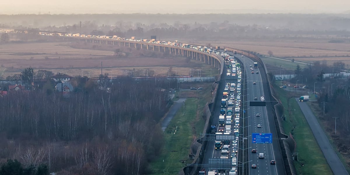 Korek w miejscu po wypadku na AOW