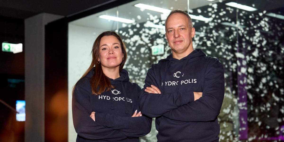 Monika Domaradzka, menedżerka Centrum Edukacji Ekologicznej Hydropolis, Przemysław Gałecki, wiceprezes Zarządu MPWiK S.A.