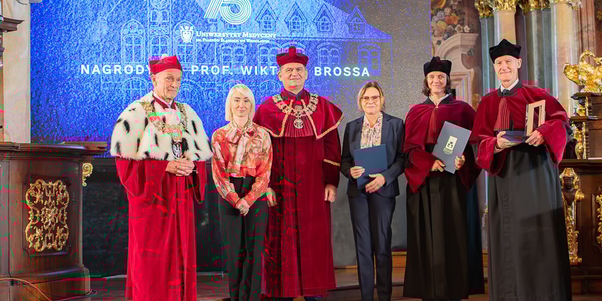 Trzy kobiety i trzech mężczyzn. Uroczystość wręczenia nagród im. prof. Wiktora Brossa, 8.12.2025 r. 